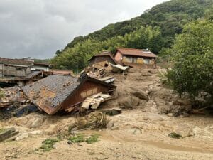 土石流で流された家